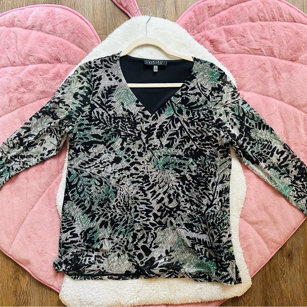 Kasper Black and Green Leaf Print Women’s Top Size Large Petite
